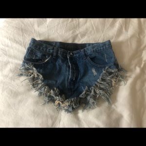One teaspoon frayed shorts size 24